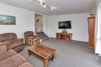 13 Karoro Road, One Tree Point