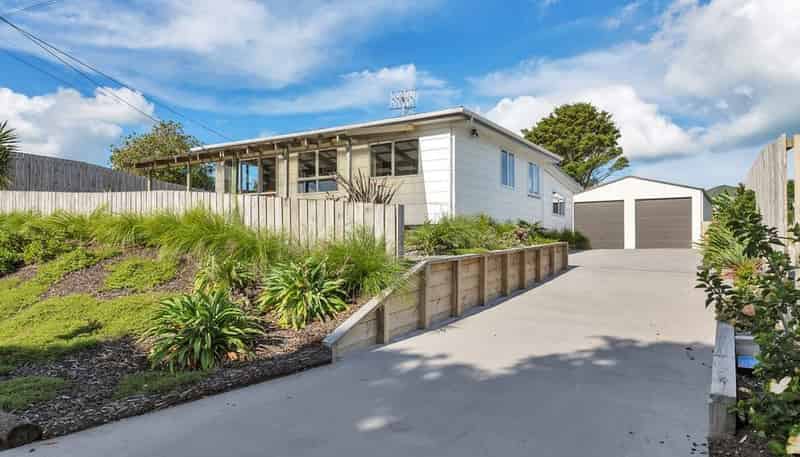 13 Karoro Road, One Tree Point