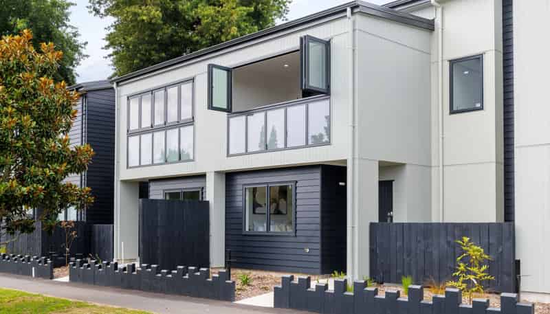 2-3/2 Wellington Street, Hamilton East