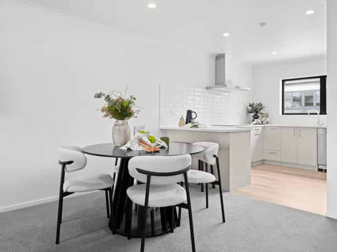 2-3/2 Wellington Street, Hamilton East