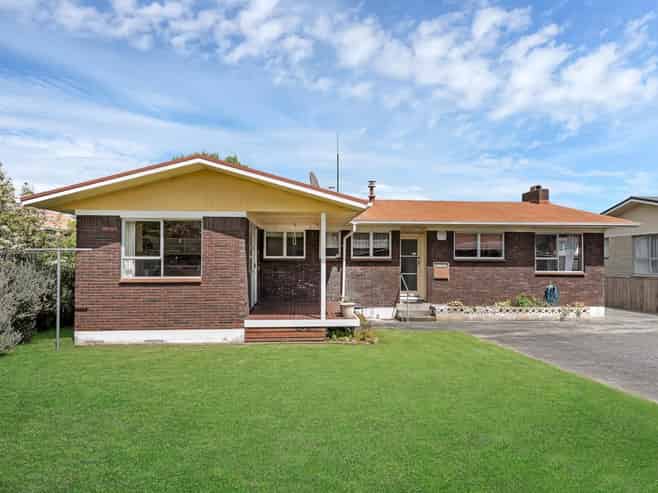 102 Centennial Avenue, Thames