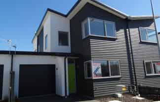  40 Menin Gate, Yaldhurst