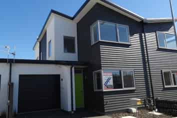  40 Menin Gate, Yaldhurst