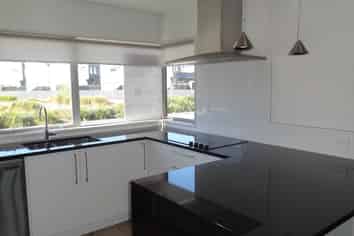  40 Menin Gate, Yaldhurst