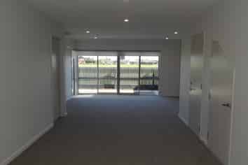  40 Menin Gate, Yaldhurst