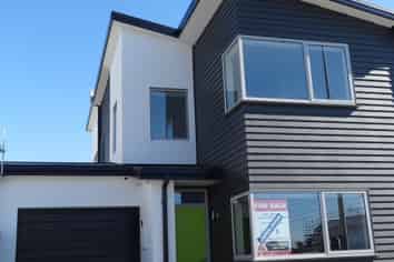  40 Menin Gate, Yaldhurst