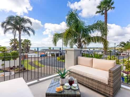 12 Courtneys, West Harbour