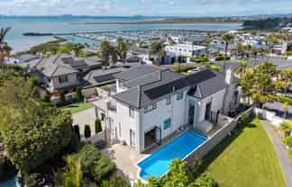 12 Courtneys, West Harbour