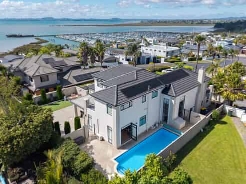 12 Courtneys, West Harbour