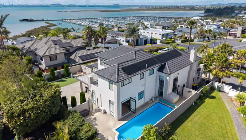 12 Courtneys, West Harbour