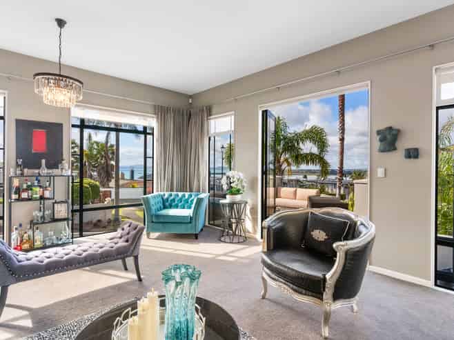 12 Courtneys, West Harbour