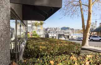 POLISHED PARNELL OFFICE WITH SECURE CAR PARKING