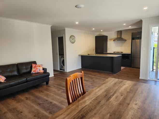 B/651B Grey Street, Hamilton East