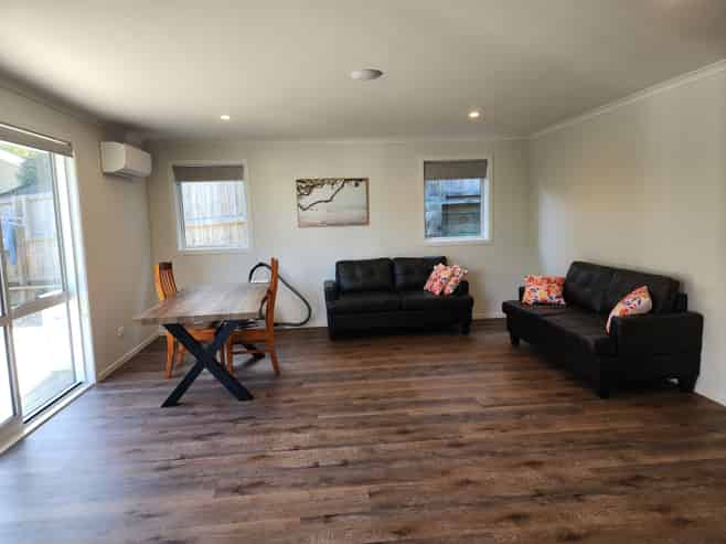 B/651B Grey Street, Hamilton East