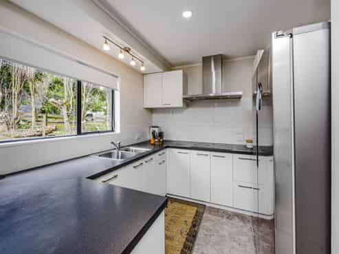 11 Peguero Place, Totara Heights