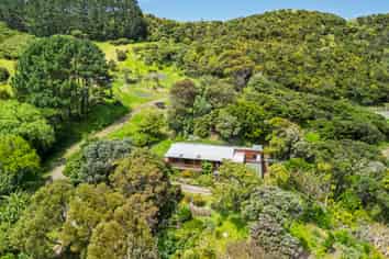 21 Signal Station Road, Omapere