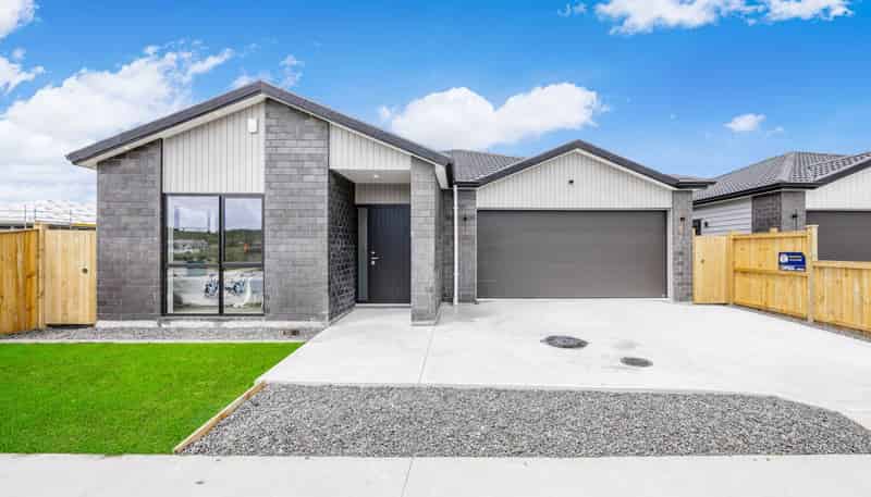 24 Putahi Crescent, Papakura