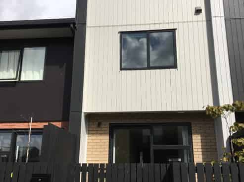 12/476 West Coast Road, Glen Eden