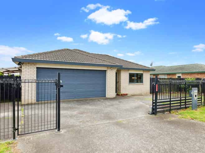 100A Manuroa Road, Takanini