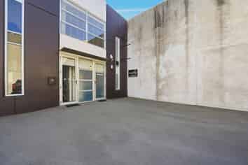 Occupy or invest - superbly refurbished