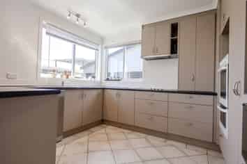 187 Main South Road, KARORO