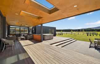 449 Ashley Road, Cust