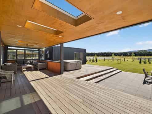 449 Ashley Road, Cust