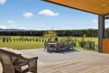 449 Ashley Road, Cust