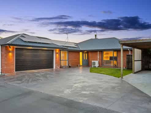 15 Bunting Place, Woodend