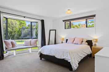 15 Bunting Place, Woodend