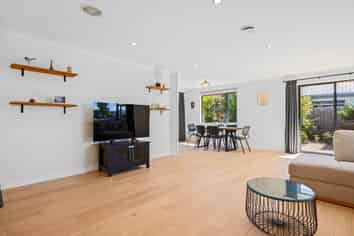 15 Bunting Place, Woodend