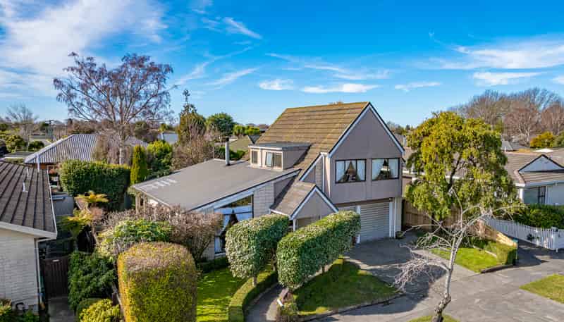 54 Ambleside Drive, Burnside