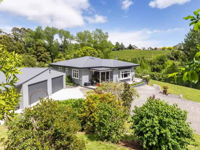 137 Tauroa Road, Havelock North