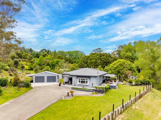 137 Tauroa Road, Havelock North