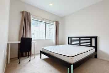 36 Golden Morning Drive, Albany Heights