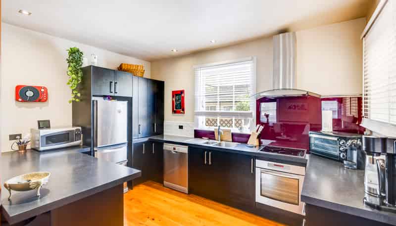 707a Queen Street East, Parkvale