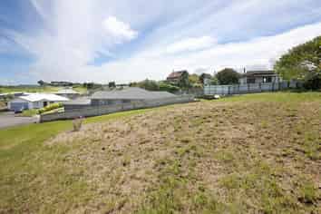 6 Logan Grove, Feilding