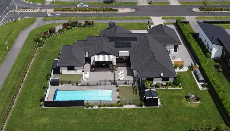 2 Alan Livingston Drive, Cambridge