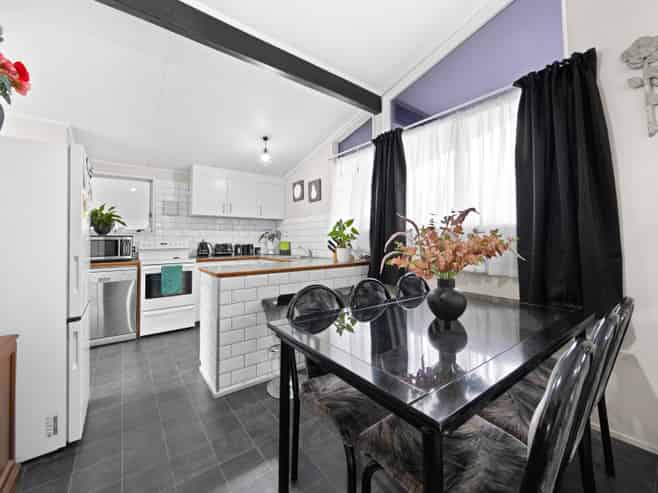 1 Leeds Place, Masterton