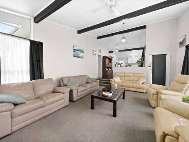 1 Leeds Place, Masterton