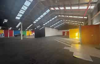 3-Bay Warehouse in Prime Porirua