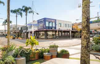 Versatile ground floor corner profile.