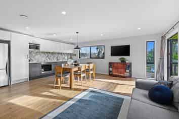 14 Oldham Place, Browns Bay