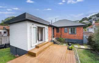 544 Broadway, Strathmore Park