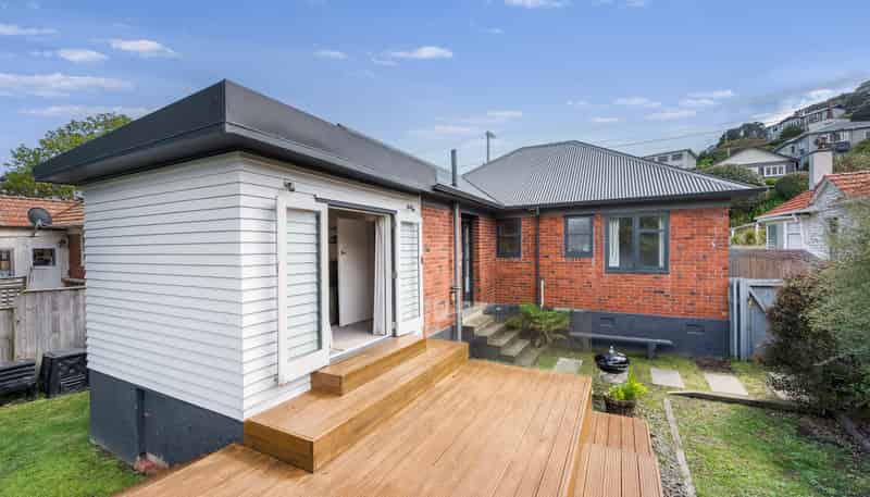 544 Broadway, Strathmore Park