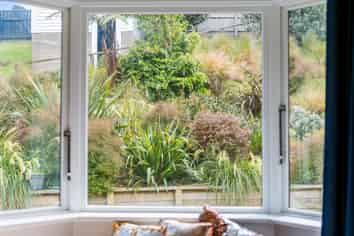 544 Broadway, Strathmore Park