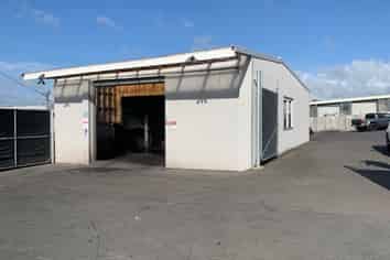 Workshop/yard/fully consented wash-bay