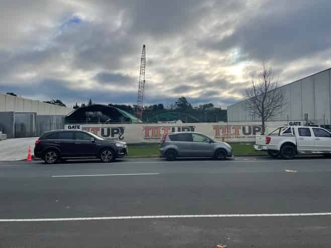 LARGE FENCED YARD - Tauriko
