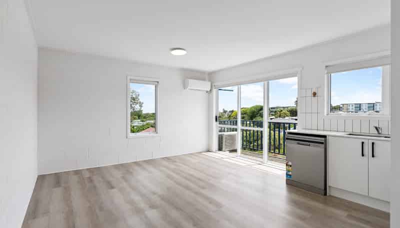 2/24 Sherbourne Road, Mount Eden