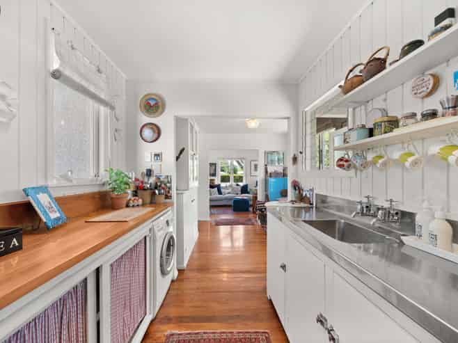 57 Reading Street, Greytown